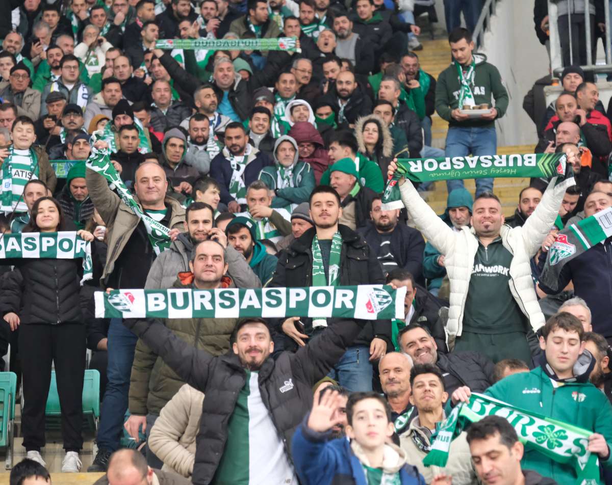(FOTO GALERİ)Bursaspor-Aliağa FK maçından taraftar fotoğrafları