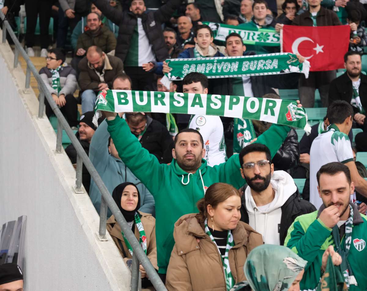 (FOTO GALERİ)Bursaspor-Aliağa FK maçından taraftar fotoğrafları