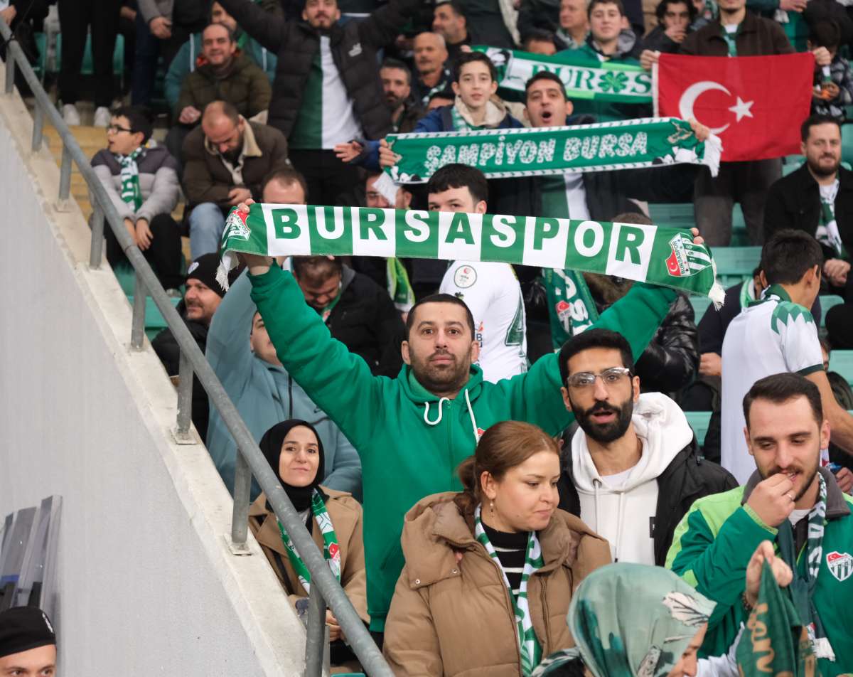 (FOTO GALERİ)Bursaspor-Aliağa FK maçından taraftar fotoğrafları