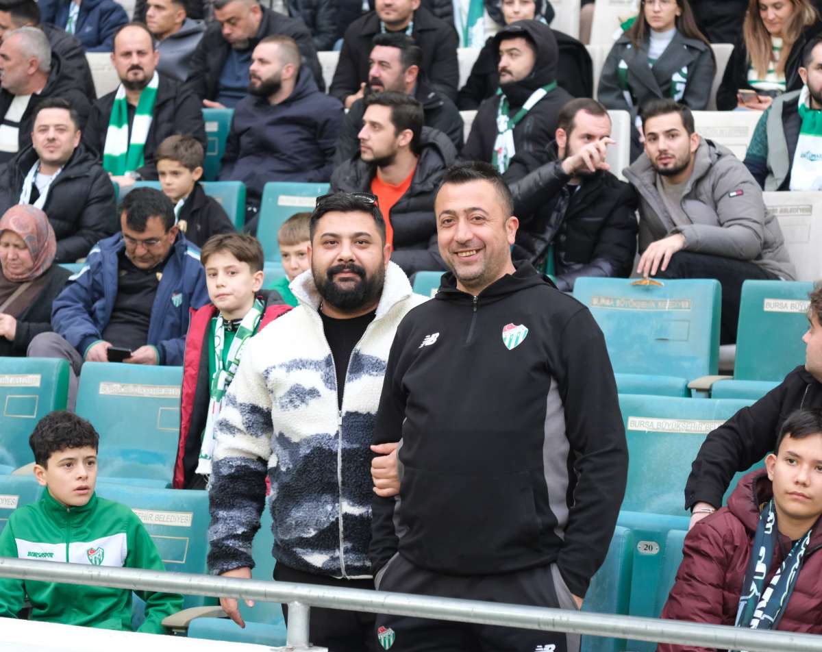 (FOTO GALERİ)Bursaspor-Aliağa FK maçından taraftar fotoğrafları
