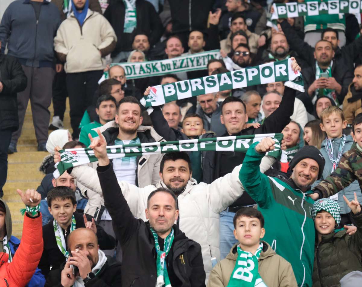 (FOTO GALERİ)Bursaspor-Aliağa FK maçından taraftar fotoğrafları