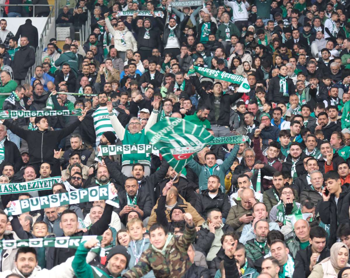 (FOTO GALERİ)Bursaspor-Aliağa FK maçından taraftar fotoğrafları