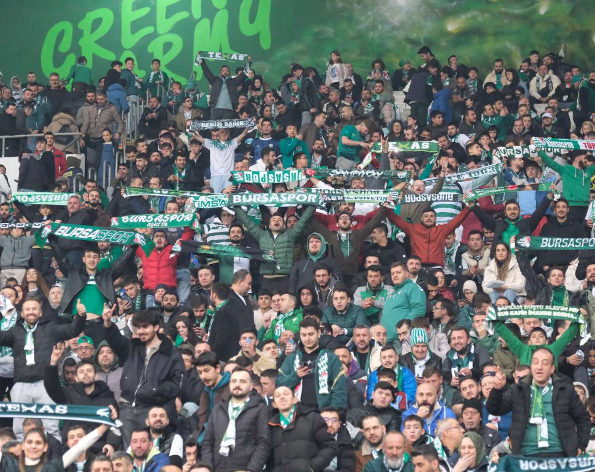 (FOTO GALERİ)Bursaspor-Aliağa FK maçından taraftar fotoğrafları