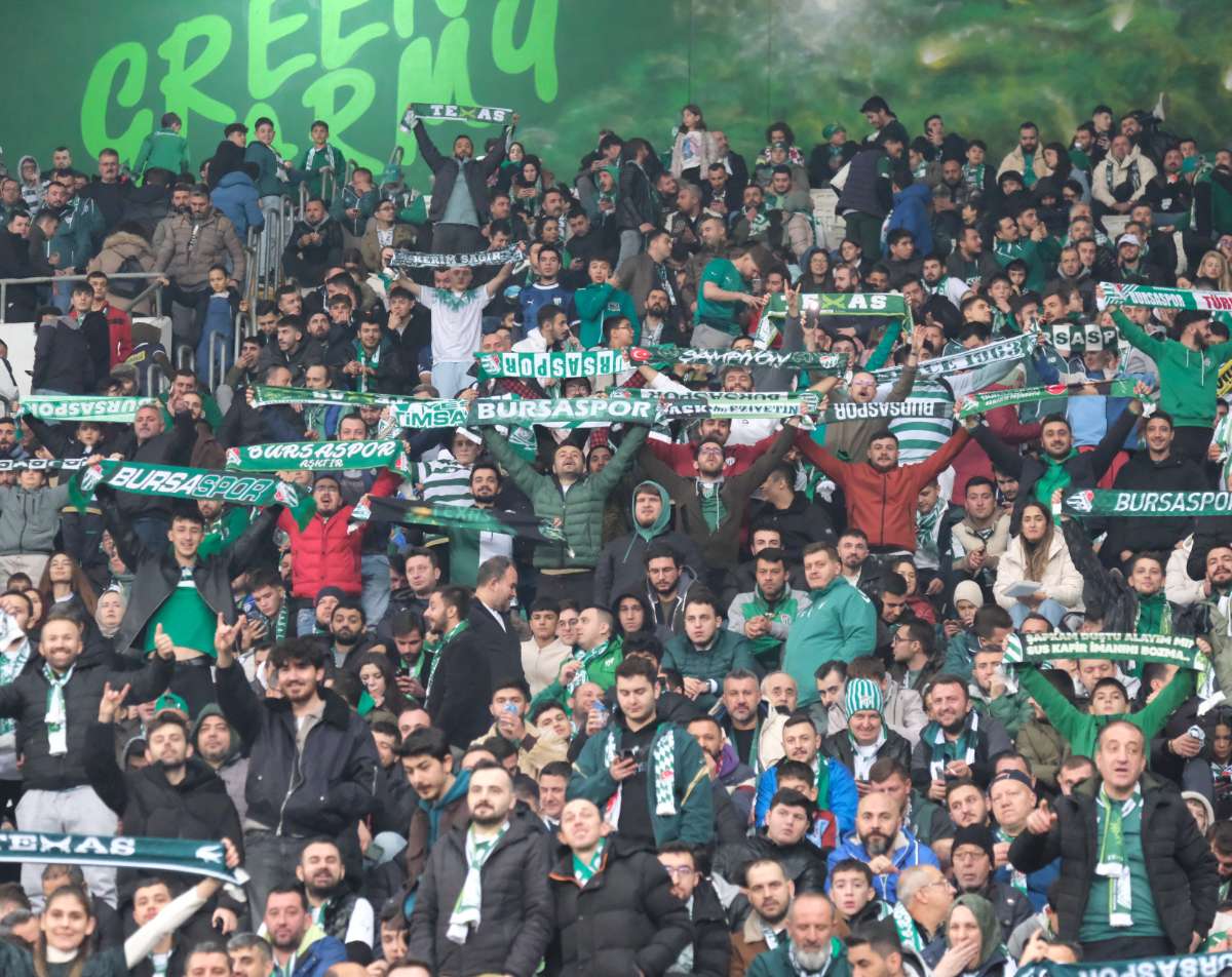 (FOTO GALERİ)Bursaspor-Aliağa FK maçından taraftar fotoğrafları