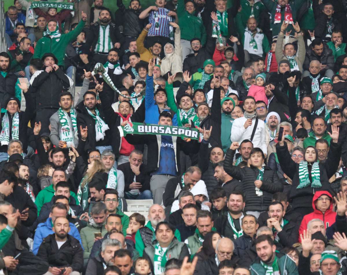 (FOTO GALERİ)Bursaspor-Aliağa FK maçından taraftar fotoğrafları