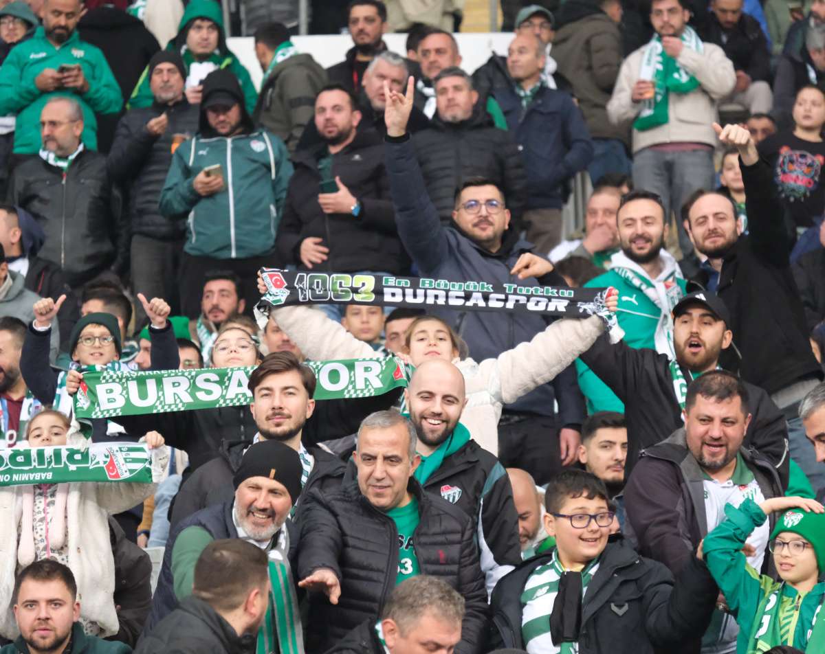 (FOTO GALERİ)Bursaspor-Aliağa FK maçından taraftar fotoğrafları