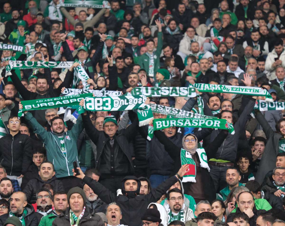 (FOTO GALERİ)Bursaspor-Aliağa FK maçından taraftar fotoğrafları