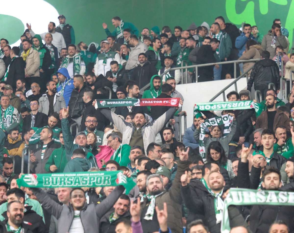(FOTO GALERİ)Bursaspor-Aliağa FK maçından taraftar fotoğrafları