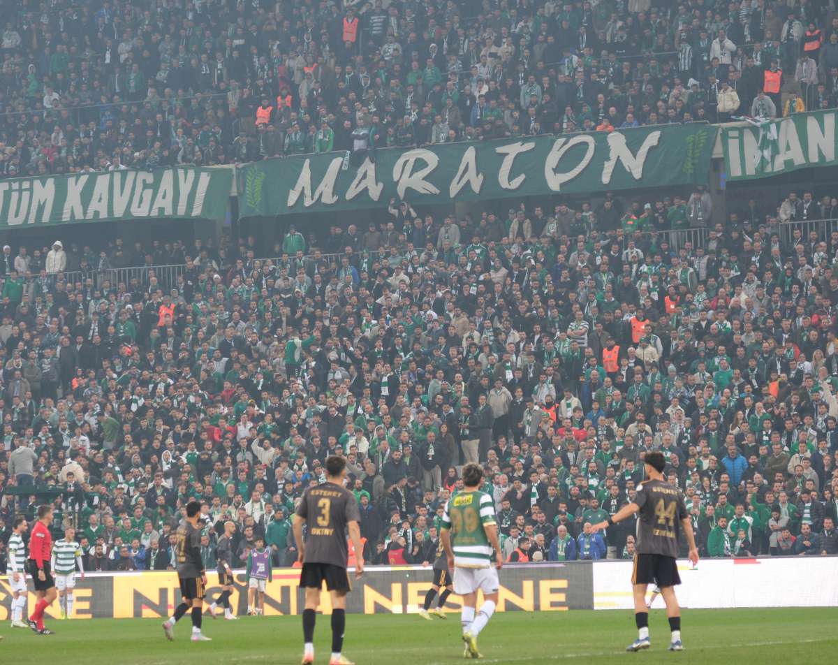 (FOTO GALERİ)Bursaspor-Aliağa FK maçından taraftar fotoğrafları