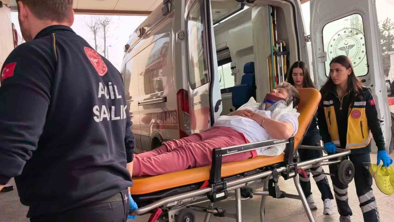 Tır ile karavan çarpıştı