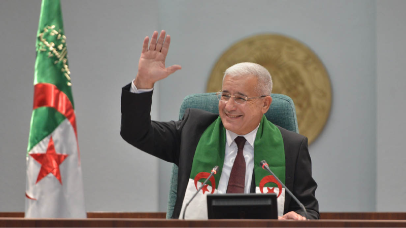 Cezayir Fransız sömürgeciliğini suç ilan eden yasa tasarısını kabul etti