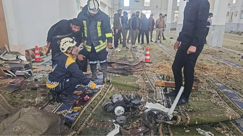 Suriye'de cami patlamasında can kaybı 8'e yükseldi