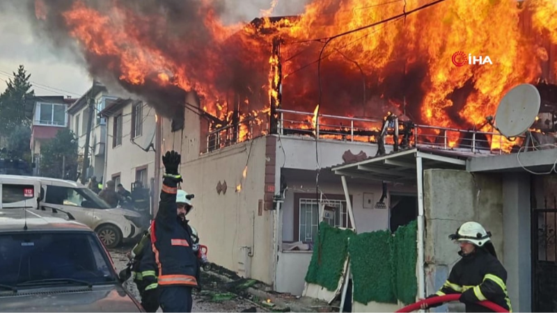 Teröristler evi böyle ateşe verdi!